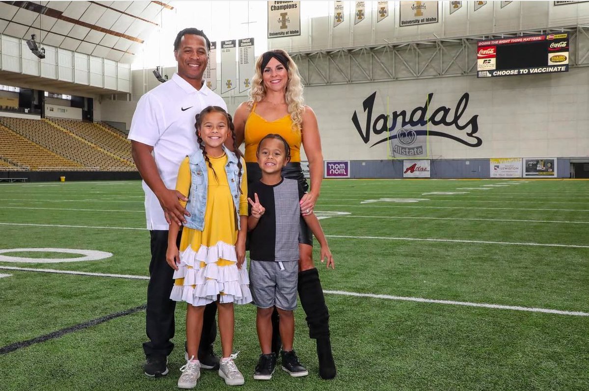 Tracy Ford (@tfordfsp) on Twitter photo I think most of Vandal Nation and people who know College Football could all agree that <a href="/CoachTFord/">Thomas Ford Jr</a> would be the best option to be the next Head Football Coach <a href="/VandalFootball/">Idaho Football</a> ! #GoVandals🟡⚫️ I think most of Vandal Nation and people who know College Football could all agree that <a href="/CoachTFord/">Thomas Ford Jr</a> would be the best option to be the next Head Football Coach <a href="/VandalFootball/">Idaho Football</a> ! #GoVandals🟡⚫️