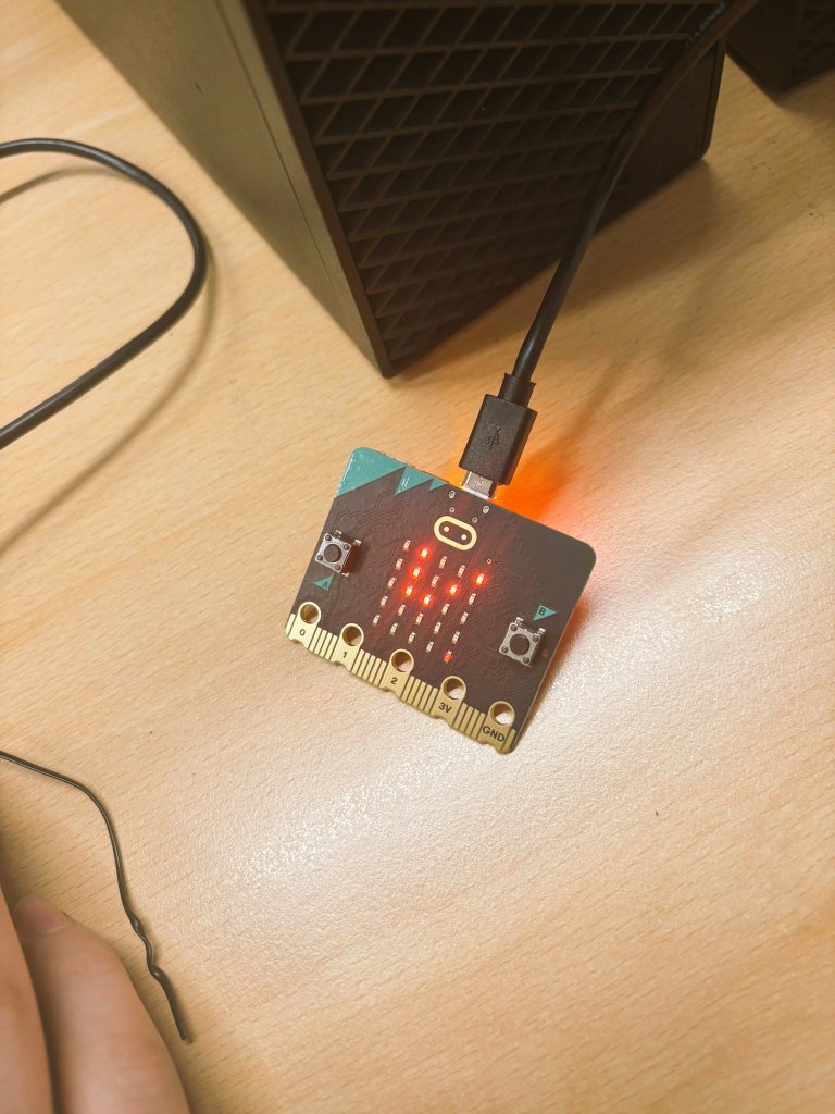 CarltonBolling's tweet image. Exciting times ahead! Our Digital Leaders are diving into Raspberry Pi projects and mastering BBC micro:bit coding to kick off our new coding club. The future is digital! #CarltonComputing #CodingClub #DigitalLeaders
