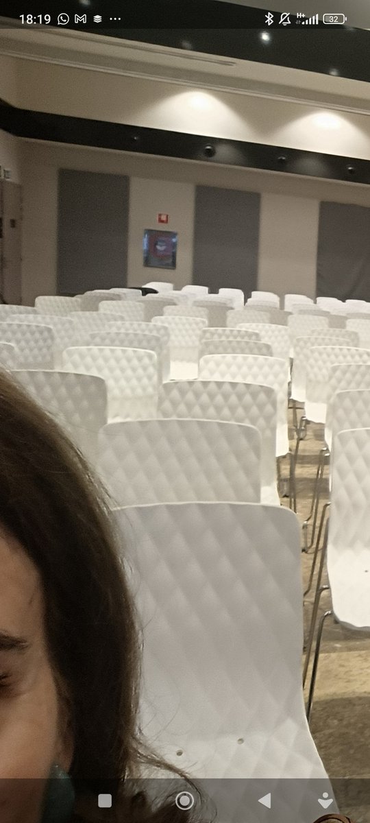 Ahora mismo, en la Junta General de <a href="/icam_es/">Ilustre Colegio de la Abogacía de Madrid</a>  aprobando un presupuesto de más de 32 millones de euros. 50 personas asistentes de un censo de más de 70.000. Solo <a href="/AlaAbog/">ALA</a>, una vez más, discute las partidas de un presupuesto megalómano hecho para mayor gloria de un decano desatado