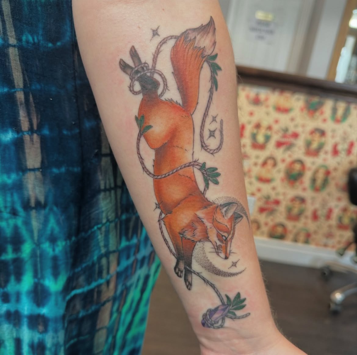 🦊by @jasminekeatstattoos

#fox #foxtattoo #neotraditional #neotrad #thrivestudios #tattoo #fusionink #ladytattooers #canadianartist #colourtattoo #artistsharing #witchyvibes #kitchenertattoo #kitchenertattooartist #discoverpreston