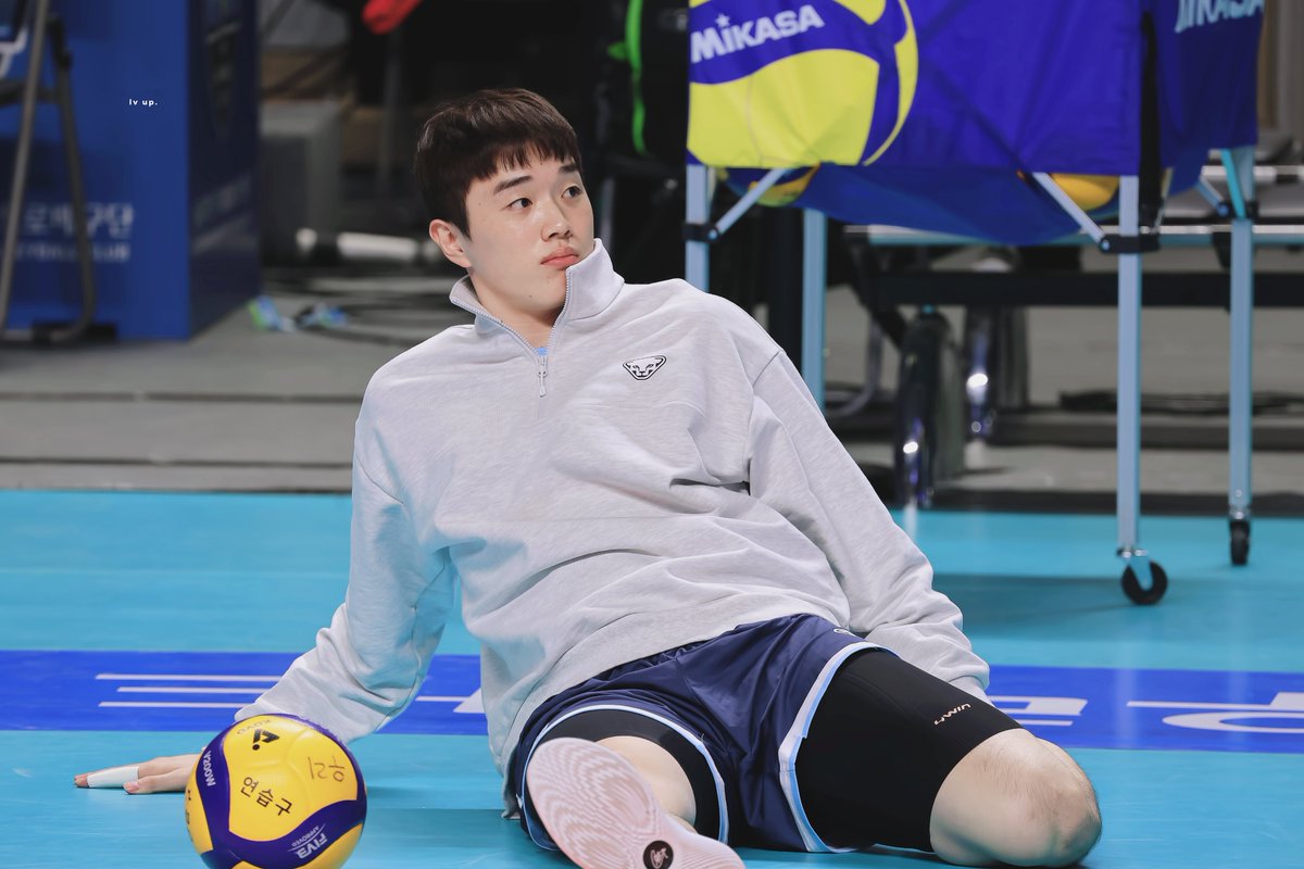 2_ㅠ tweet media