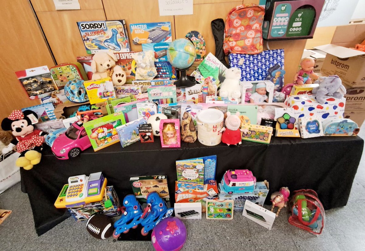 La campaña solidaria “Cap infant sense joguina” impulsada por el Ayuntamiento #Badalona ha recogido juguetes nuevos para más de 250 niños y niñas de la ciudad cuyas familias no atraviesan un buen momento. Muchas gracias por vuestra colaboración y por hacer llegar la magia y la