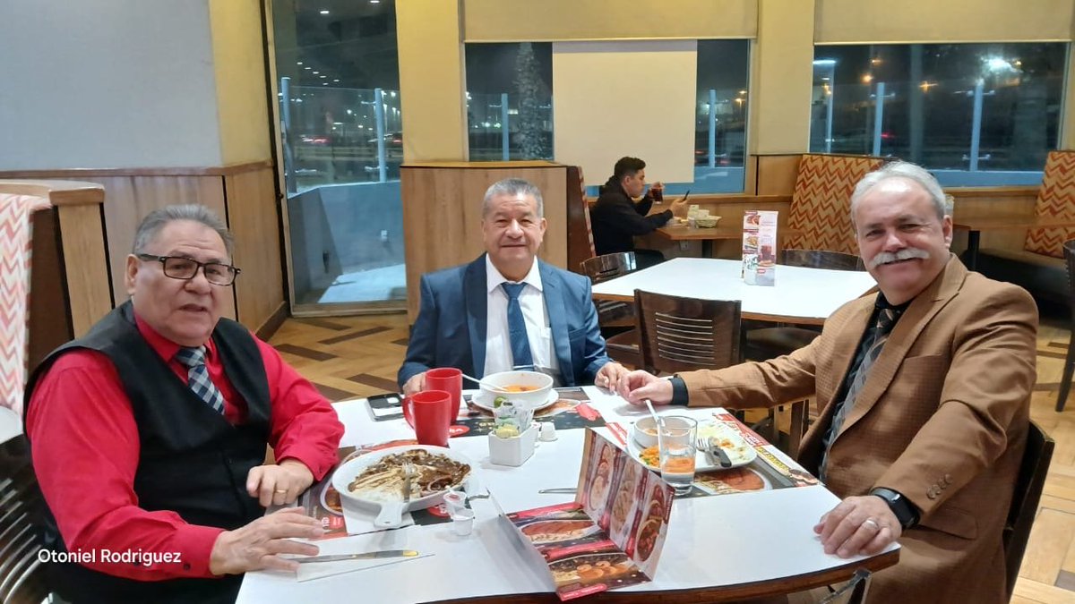 JoseLGaxiola's tweet photo. ¡YA EMPEZÓ NUESTRA FIESTA EN MEXICALI! El pueblo de Dios reuniéndose en una Conferencia más, para oir palabra de Dios para sus vidas, para ser preparados para seguir conquistando ciudades y naciones para Cristo Jesús. ¡POR UN MUNDO MEJOR! Oremos por el pastor Salvador Prieto y su esposa Carmen.