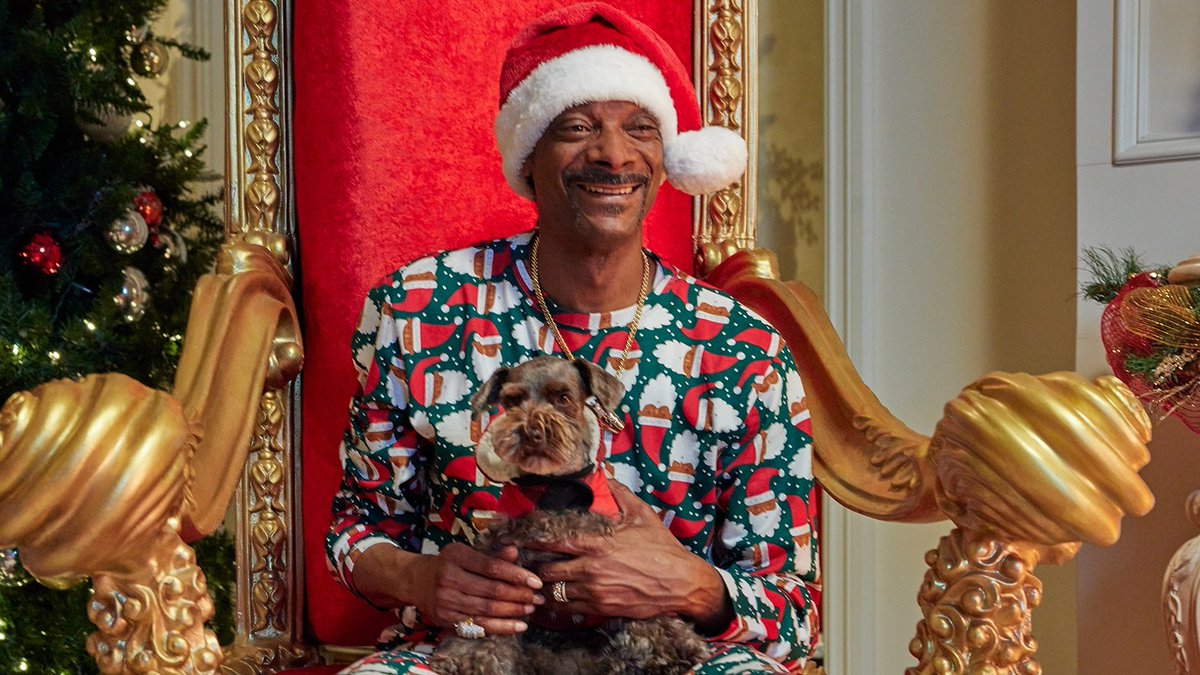 Jorge_Most's tweet photo. 🎁 Snoop Dogg navideño podría ser GRATIS al completar misiones con un móvil, de forma similar a lo que sucedió con Katalina.

#Fortnite via @Loolo_WRLD @Wensoing https://t.co/Mu5r2kS7le