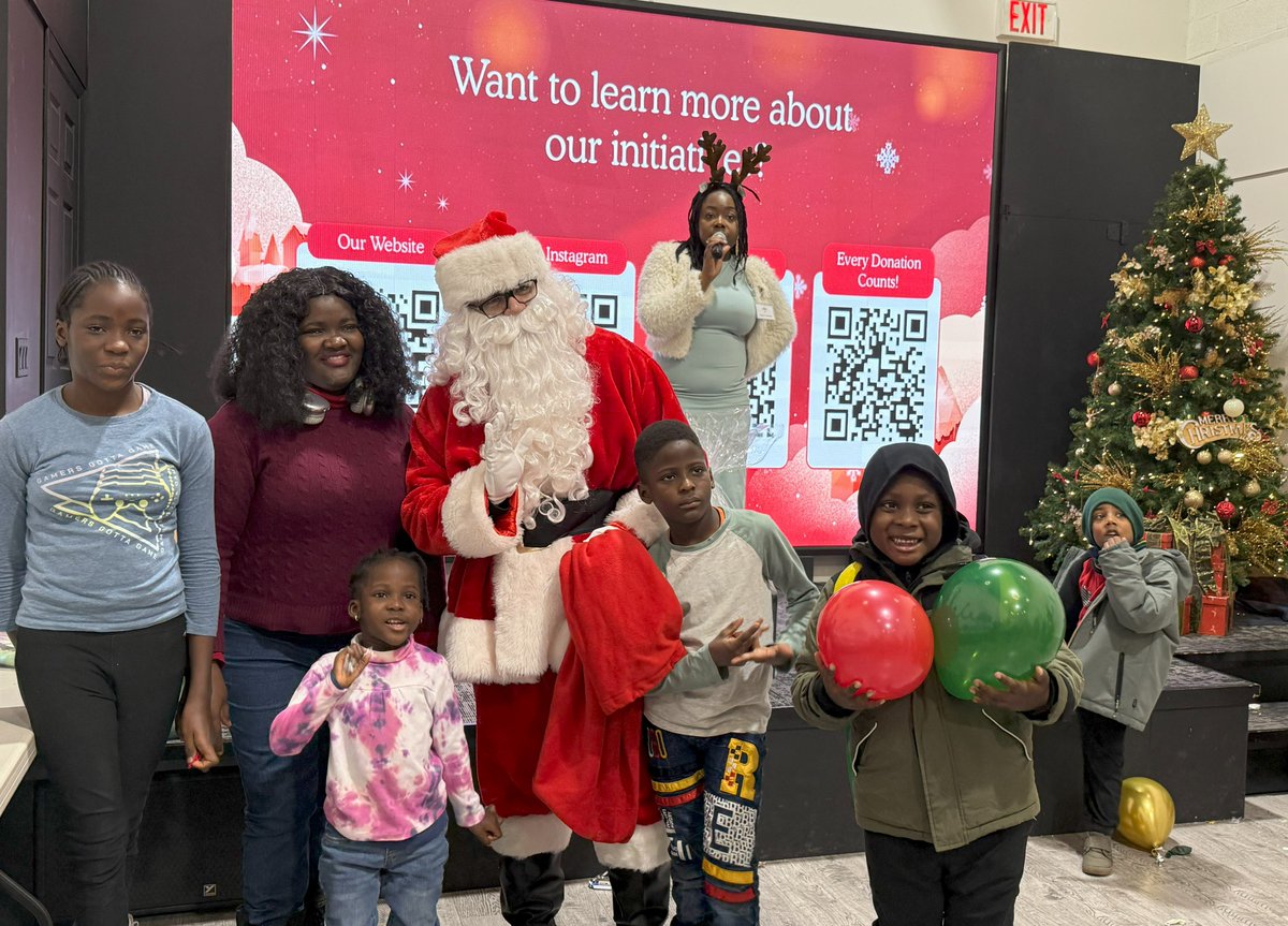 Afrocanadianinc's tweet image. 🎄Gift a Christmas 2024 was pure magic! 🎁
Huge thanks to our amazing sponsors—J.D. Irving (Royale), @eatmandarin, @HondaCanada , @NiagaraParks , @agotoronto , @RipleysAquaCA , @FarmBoy , @TD_Canada &amp;amp; @brandedbites spreading joy this holiday.

#GAC2024 #afrocanadiandevelopmentinc