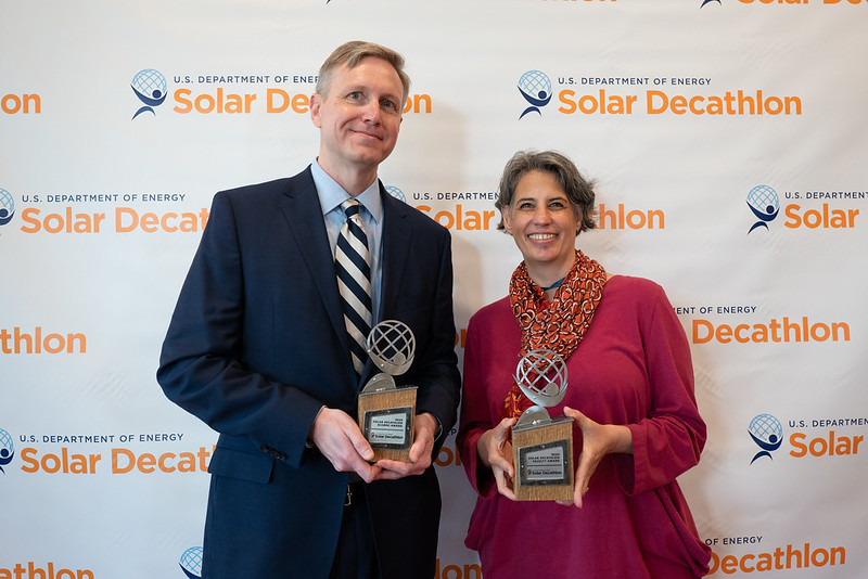 This #holidayseason, show your admiration for a colleague in the #buildings industry by nominating them for the #SolarDecathlon 2025 Outstanding Alumni/Faculty Awards!  🏆solardecathlon.gov/about/faculty-…