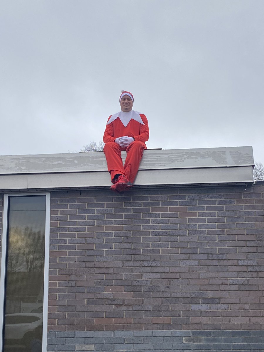 Laura Winik tweet media