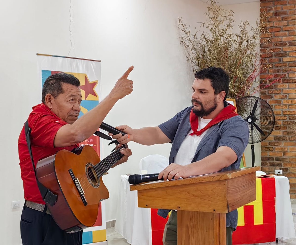 jcomunistashn's tweet image. El PCH nació en 1922 liderado por Manuel Calix Herrera y Pablo Wainwright para luchar contra la explotación laboral. En 1954 orienta la Huelga Bananera con Rigoberto Padilla Rush a la cabeza. 
Nuestra lucha no es electoral, es por la emancipación de la clase trabajadora.
#PCH