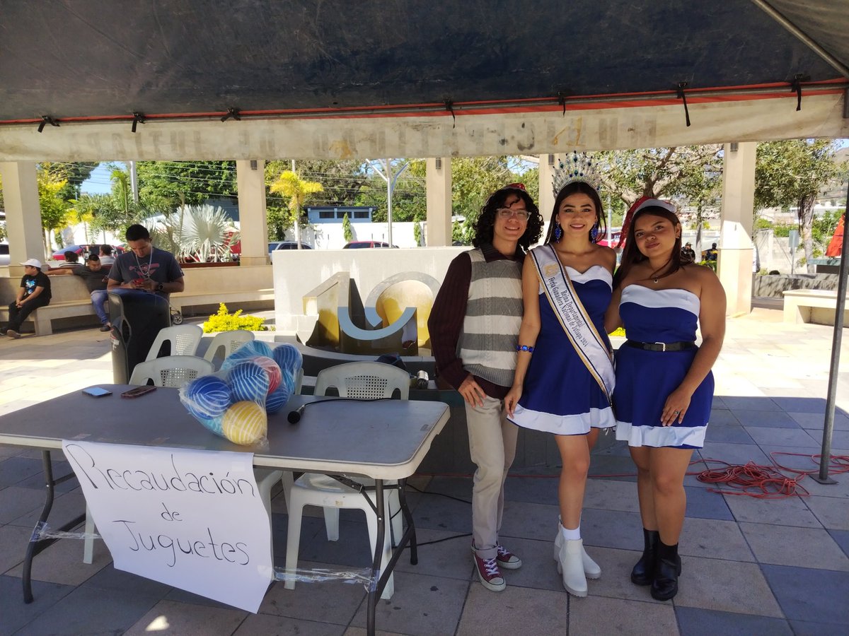 Armandoroldan's tweet photo. Reina de Belleza en Jutiapa promueve actividad para recaudar fondos en la Cabecera la actividad se realiza en parque Centenario Jutiapa https://t.co/CFNpRJgb1L