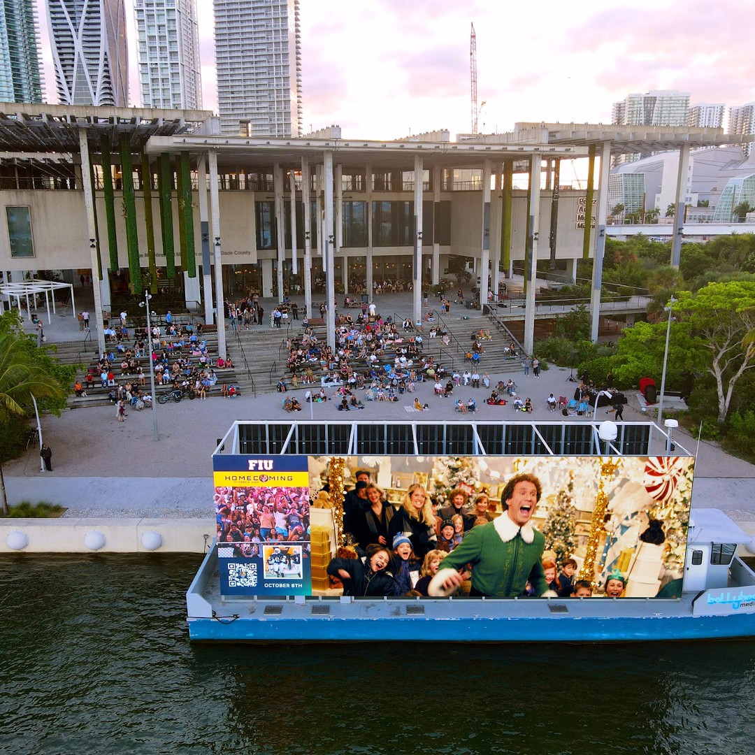 pamm's tweet image. Floating Films is back again next Thursday, December 19! 🎥✨
5-8pm | Happy hour drink specials
7-9pm | Screening of “Elf”☃️
9pm | Galleries and museum close
Come early to explore our galleries. Click the link in bio to learn more! @ballyhooboats @MayorDaniella