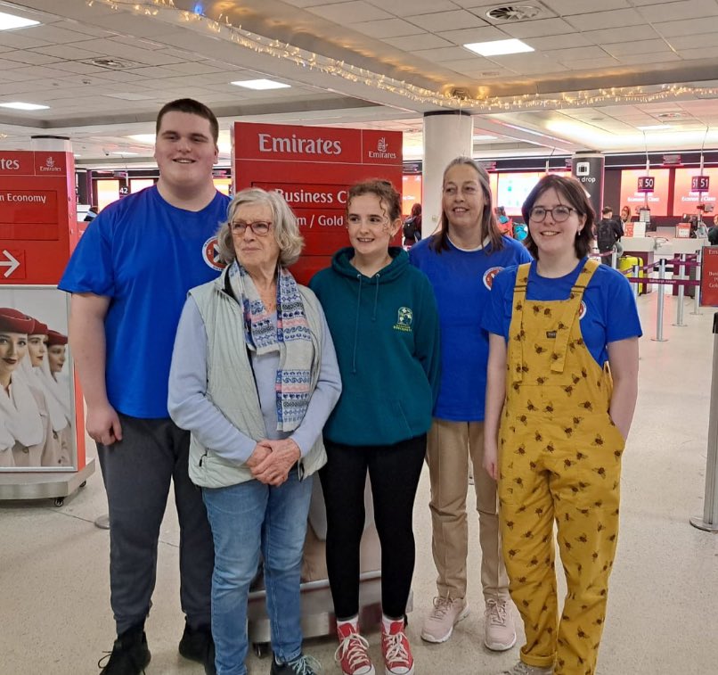 Scotbeekeepers's tweet photo. Let’s go Team Scotland 🐝🏴󠁧󠁢󠁳󠁣󠁴󠁿
These young #beekeeping #champions have been working so hard to make us all proud at this year’s #IMYB International Meeting of Young Beekeepers in Dubai. 
Wishing you the best of luck &amp; great fun as you prepare to compete &amp; meet new #friends 🐝💛 https://t.co/d0ftt691AJ