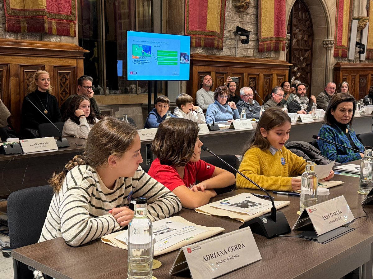 consellciutat's tweet photo. 🙋 Finalment, intervenen diversos infants de l'Altaveu dels Infants per compartir les seves recomanacions sobre la participació de les nenes i nens a la ciutat

https://t.co/05xXD3NMpt https://t.co/4rPcO4KW9w