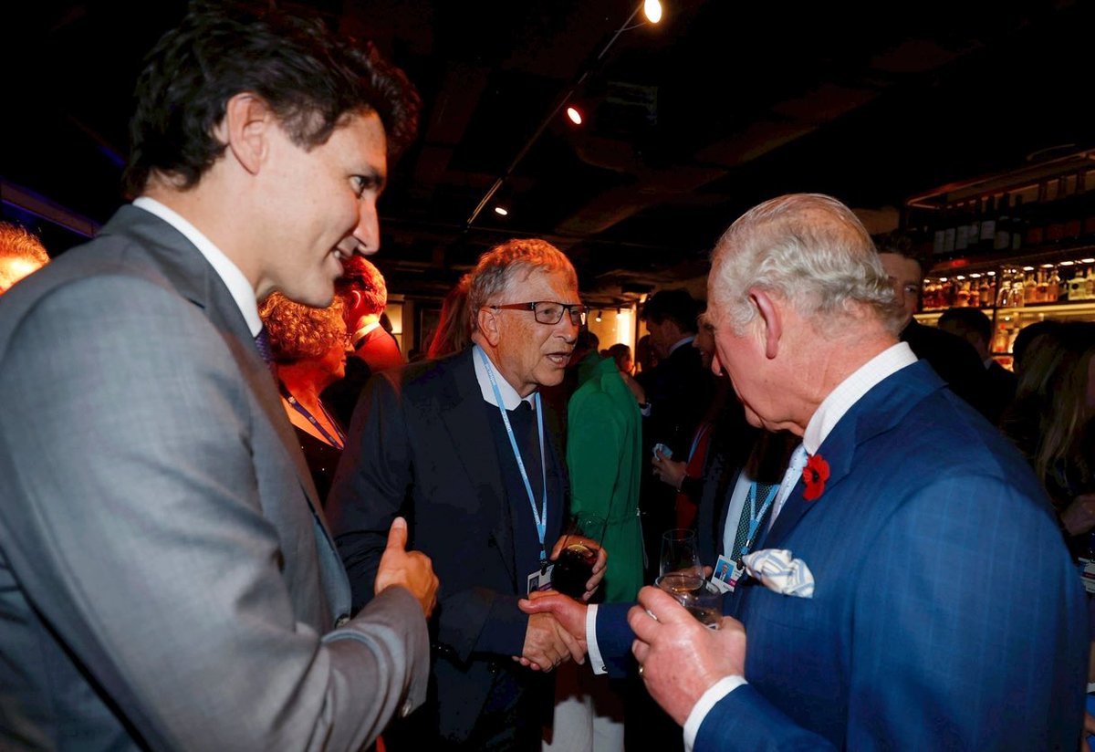 brentmYYC's tweet image. This photo of Trudeau partying with Bill Gates &amp;amp; King Charles was taken in the 3rd week of November 2021, near the peak of the Delta wave, one of the deadliest. This is how unseriously Trudeau took our lives &amp;amp; livelihoods. It’s a game &amp;amp; we are his plebes.

politico.com/news/2022/09/1…