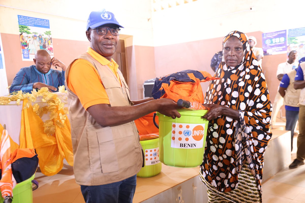 Bismarck Sossa (@ayimalin) on Twitter photo 🇧🇯 Lancement ce jour à Banikoara de l'opération d'assistance aux refugiés, les déplacées internes et demandeurs d'asile de l'Alibori.
Les agences <a href="/UNBenin/">UN Benin</a> aux côtés de <a href="/gouvbenin/">Gouvernement du Bénin 🇧🇯</a> pour apporter l'espoir aux personnes affectées par le débordement de la crise sécuritaire au sahel. 🇧🇯 Lancement ce jour à Banikoara de l'opération d'assistance aux refugiés, les déplacées internes et demandeurs d'asile de l'Alibori.
Les agences <a href="/UNBenin/">UN Benin</a> aux côtés de <a href="/gouvbenin/">Gouvernement du Bénin 🇧🇯</a> pour apporter l'espoir aux personnes affectées par le débordement de la crise sécuritaire au sahel.
