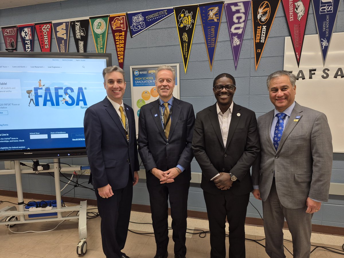 Milwaukee Area Technical College, UW-Milwaukee and Milwaukee Leaders are urging MPS students to complete the FAFSA and unlock life-changing opportunities in education. 

Learn more 🔽 
uwm.edu/m-cubed/news/m…
