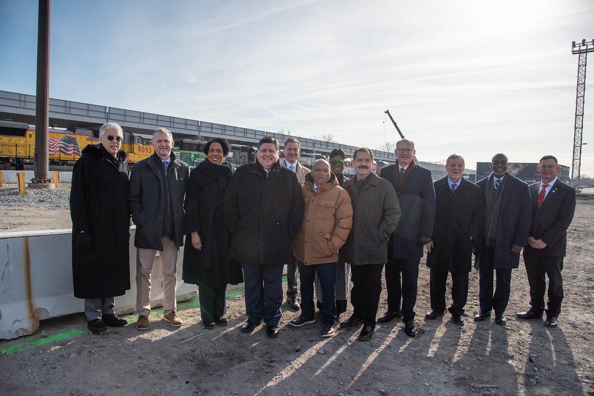 CREATE_Chicago's tweet photo. Last week the #CREATEProgramChicago celebrated CREATE’s most significant federal funding award to date. CREATE will receive more than $290 million from the USDOT’s MPDG program to build the next critical segment of the 75th St CIP. https://t.co/Od7o3GgYxu