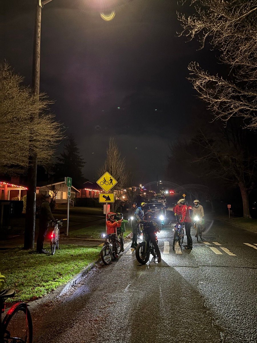 SNGreenways's tweet photo. Big thanks to everyone who joined the @BFGreenways holiday ride! 

From dazzling light displays to post-ride cheer at a local brewery, it was a magical night celebrating community, safe streets, and the joy of biking. https://t.co/VIu4lHkkL8