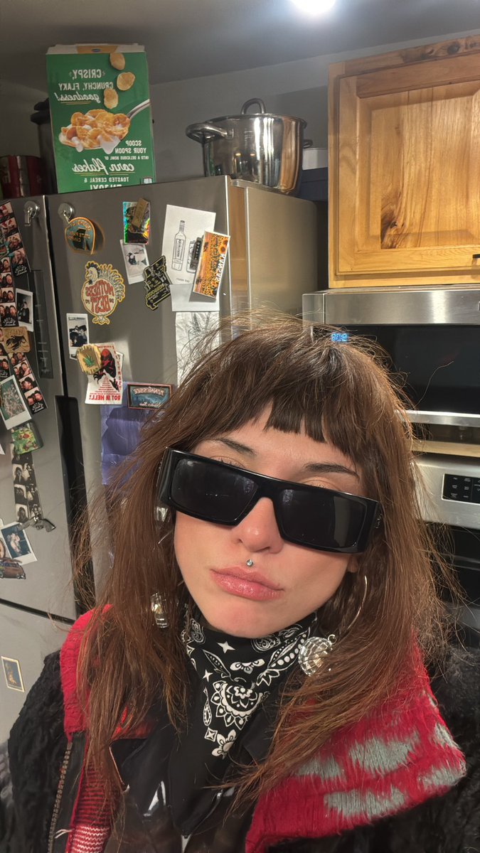glizzalicious tweet picture