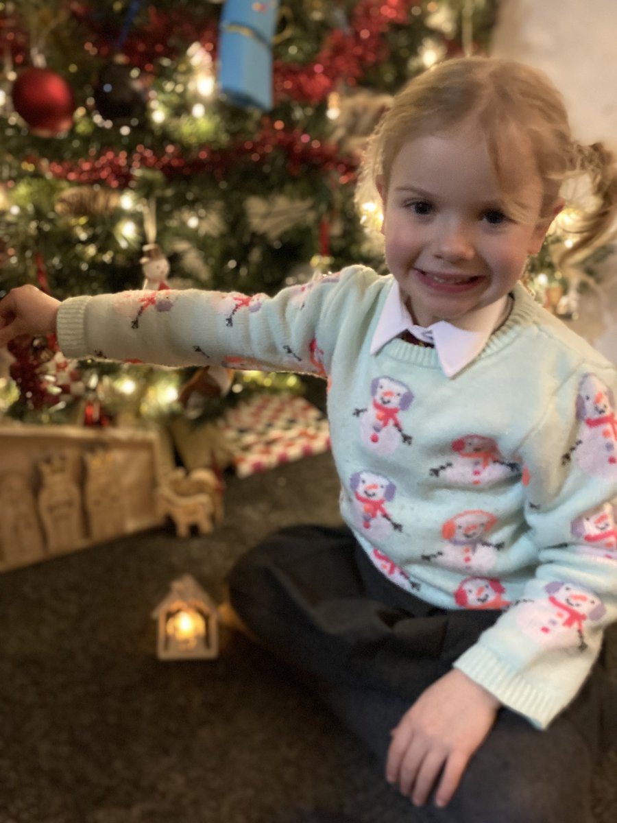 ClaysonStacey's tweet photo. After a very busy day at school, it was lovely to spend some quiet time reflecting on the true meaning of Christmas. Norah loved bringing the travelling crib home 🌟@CTKliverpoolEY @CTKLiverpool_HT https://t.co/seSSxbPMb5