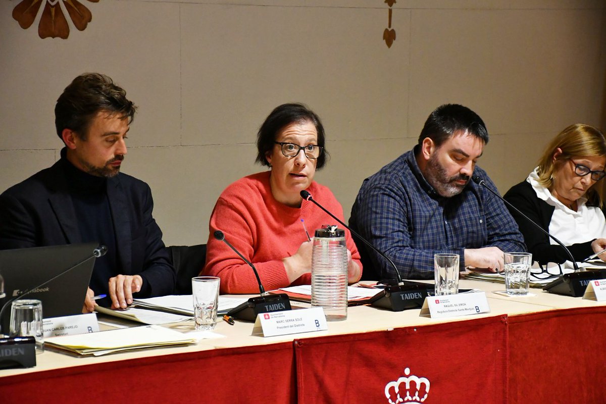 BCN_SantsMont's tweet photo. @JessGH_ @MarcSerraSole @deusedes @ancormesa @pepepuntcat @georginalazaro @MiguelMV1984 @jaclavero1 @bcn_ajuntament @rgileiroa @Nuriapey @barcelonactiva @BCN_Comerc @BarcelonaTurism @bcn_empreses @CarrerdSants @CreuCobertaShop @acpoblesec @comerciants @BCN_EspaiPublic @aaixala @CentreSocSants @av_badal @bordetaverda @decidimbcn @laiabonetrull @OMHBcn @eudosioPSC @lamarinaviva @BCN_esports @culturaLaMarina La regidora de #SantsMontjuïc informa que s’han presentat 169 propostes als #PressupostosParticipatiusBCN, dels quals 25 aniran a la votació final a partir del febrer.

▶️ https://t.co/2Td0uskPj6 #PleSantsMont
https://t.co/9mtq92Rhkx

▶️ https://t.co/2Td0uskPj6 #PleSantsMont https://t.co/RsUXdT18oh