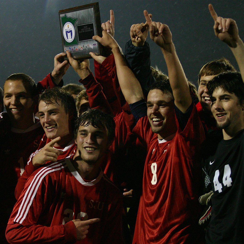 Saint John's Athletics (@sjujohnnies) on Twitter photo 𝑯𝒆'𝒔 𝒃𝒂𝒄𝒌!
Tudor Flintham '06 is the new <a href="/Johnnie_Soccer/">Saint John's Soccer</a> head coach!
He served as the men's soccer coach at Gustavus the past 7 seasons & directed GAC to a 92-20-18 record w/5 MIAC titles & 5 <a href="/NCAADIII/">NCAA Division III</a> tournaments.
MORE: gojohnnies.com/news/2024/12/1…
#GoJohnnies #d3soccer 𝑯𝒆'𝒔 𝒃𝒂𝒄𝒌!
Tudor Flintham '06 is the new <a href="/Johnnie_Soccer/">Saint John's Soccer</a> head coach!
He served as the men's soccer coach at Gustavus the past 7 seasons & directed GAC to a 92-20-18 record w/5 MIAC titles & 5 <a href="/NCAADIII/">NCAA Division III</a> tournaments.
MORE: gojohnnies.com/news/2024/12/1…
#GoJohnnies #d3soccer