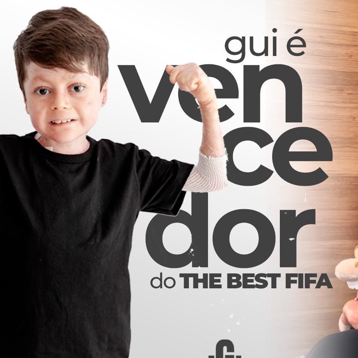 choquei's tweet photo. 🚨VEJA: O pequeno Gui venceu o prêmio de Melhor Torcedor do #FIFATheBest. https://t.co/FDKSIDOTkV