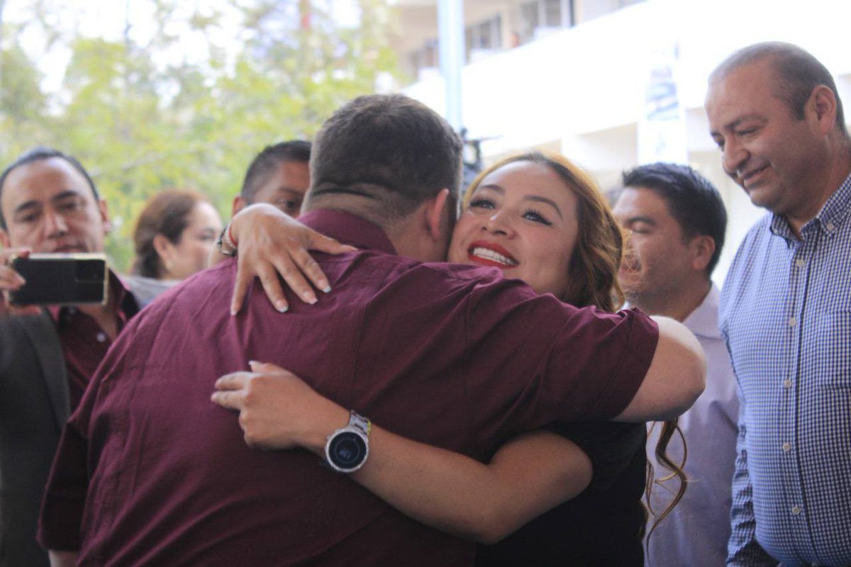 ¡Gracias, gracias, gracias Nicolás Romero! Por permitirme estar al servicio de todas y todos ustedes, abrazo sus corazones y les doy mi palabra: seguiremos en unidad construyendo un mejor futuro para todo el Municipio. 🫂
#LoMejorEstáPorVenir