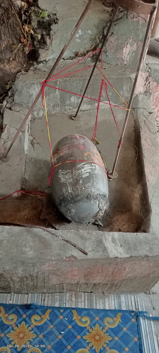 drissacnewton1's tweet image. The desecration of Nandkeshwar Bhairav Temple in Bandipora’s Sumbal is a brutal wound to the soul of Kashmiri Pandits. This temple, where prayers echoed for centuries, now stands violated. It’s not just the temple that’s been shattered, but the faith, history, and dignity of a…