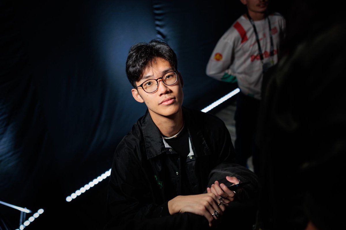 mike 🤧 tweet media