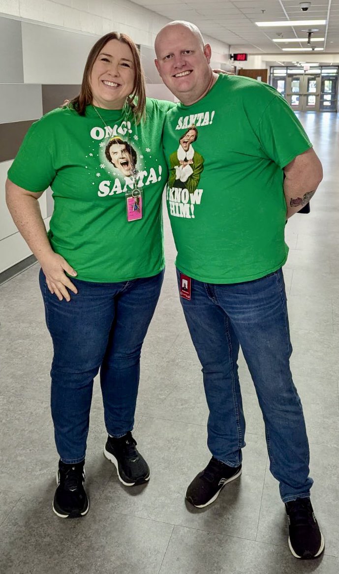 Laronna_D's tweet photo. Unplanned twinning today. (Well, close enough!) @CHS_9 @CISD_Science #chs9family https://t.co/BQ9vcJB9wS