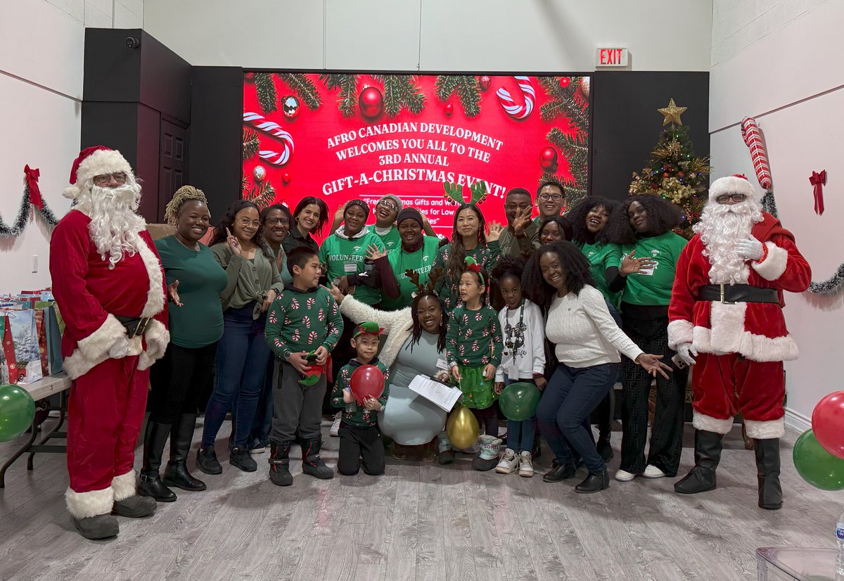 Afrocanadianinc's tweet image. ✨ Huge THANK YOU to our amazing volunteers &amp;amp; @TD_Canada team for making Gift A Christmas 2024 a success! Special shoutout to emcee Leticia for keeping the energy high!🎄
We couldn’t have done it without you. 🥰

#ThankYouVolunteers #GiftAChristmas2024 #AfroCanadianDevelopmentInc