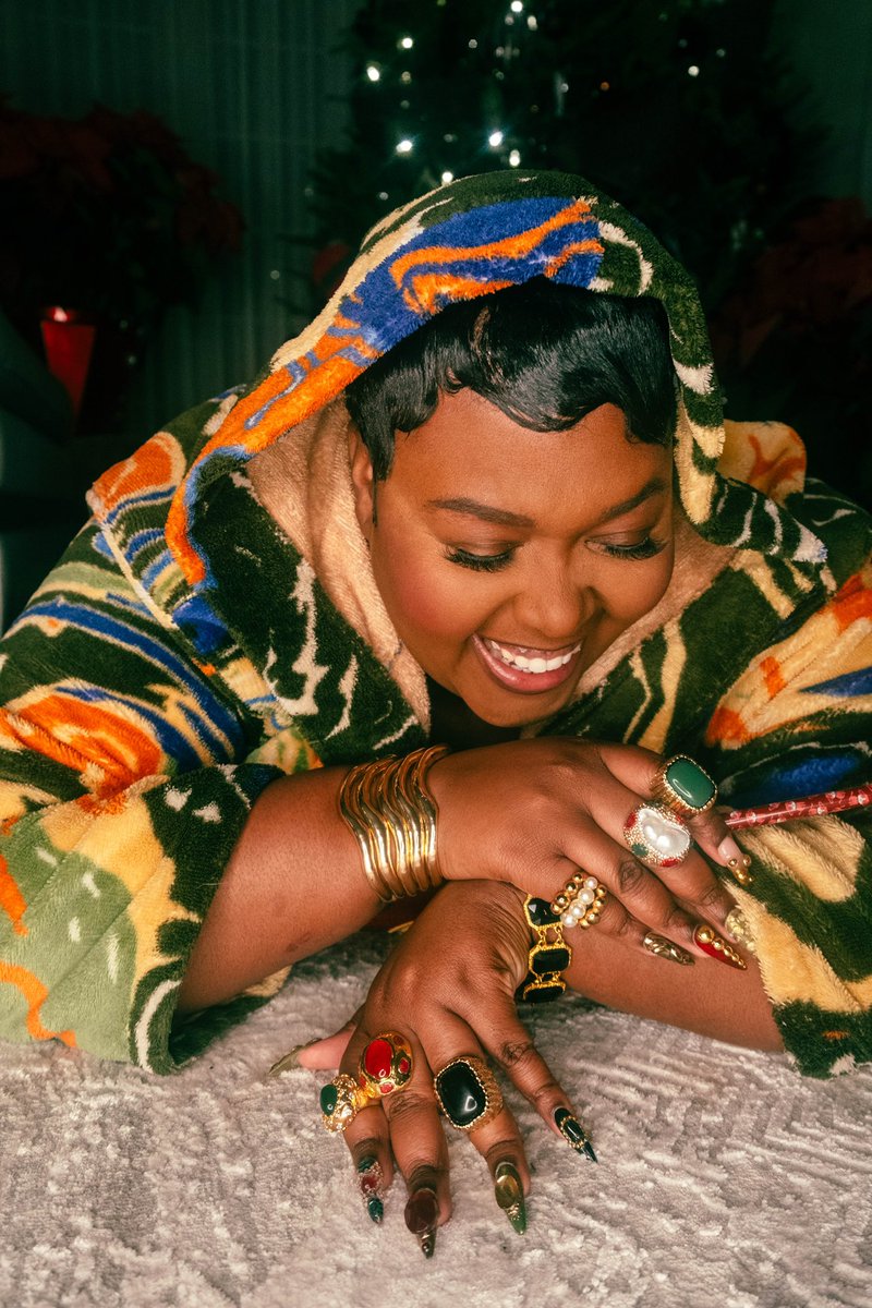 If you’re looking for bold jewelry, especially for the holiday season, look no further!!! 😍 sostyleca.com