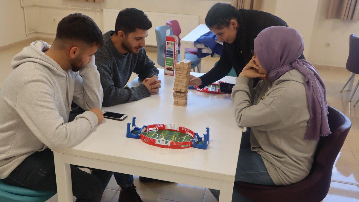 ♟️ Şuhut Gençlik Merkezi ve Şuhut Meslek Yüksekokulu işbirliği ile düzenlenen  “ Kutu Oyunu Zamanı “ etkinliğimiz Gönüllü Gençlerimizin katılımıyla gerçekleşti.
#gsbgm
#gm