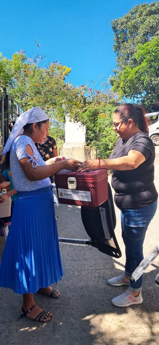SSitrabordo's tweet photo. Equipamos a mas de 100 mujeres bordadoras ! 👩🏽‍🔧🧰
En el marco del proyecto “mujeres bordadoras luchando contra el trabajo forzoso” ; implementado por FEASIES en apoyo a Sindicato Sitrabordo con el apoyo de ISCOD UGT sindicalistas sin Fronteras y el Gobierno de Baleares. https://t.co/4Xl9ljjtaT