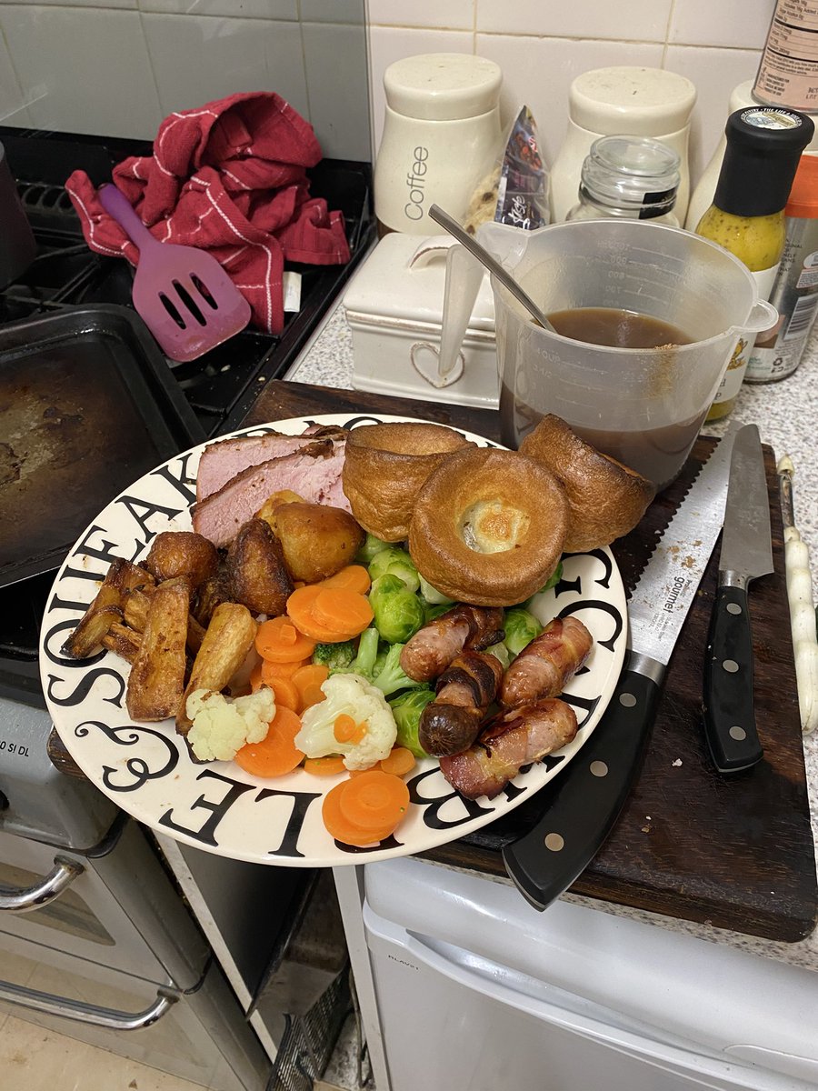 JordanFurlonger's tweet photo. @Memeulous The first ever Christmas dinner I made a couple years ago, was pretty happy ngl https://t.co/jmD6Yp7Tbv