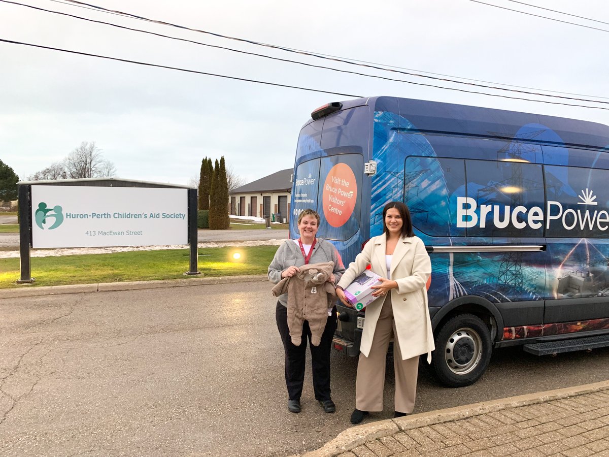 Bruce_Power's tweet photo. Bruce Power, its Supplier Partners, employees, United Way Bruce Grey and surrounding communities have teamed up to donate $320,000 to numerous holiday initiatives across Bruce, Grey and Huron counties to make the season brighter for local families.

https://t.co/zwLRSOk17a https://t.co/yY0f3cmfp1