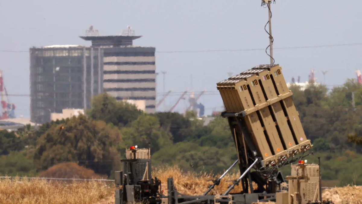 MarioNawfal's tweet image. 🇺🇸WHERE’S AMERICA’S IRON DOME?

Israel’s Iron Dome is a marvel: intercepting rockets and drones with a success rate over 90%. 

Each Tamir interceptor missile costs between $35,000 and $50,000, a small price to pay for protecting civilians.

Meanwhile, the U.S. relies on systems…