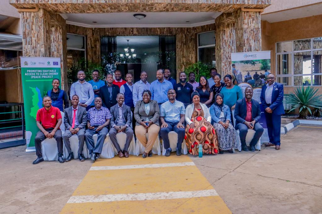 cisonecc_malawi's tweet photo. "Coordination & collaboration are vital to improving clean energy access in Malawi, say energy sector leaders at a 2-day stakeholders' meeting in Lilongwe. The engagement focused on strategies to accelerate access to clean energy & tackle environmental challenges. #CleanEnergyMW" https://t.co/A5O9o0fWFX