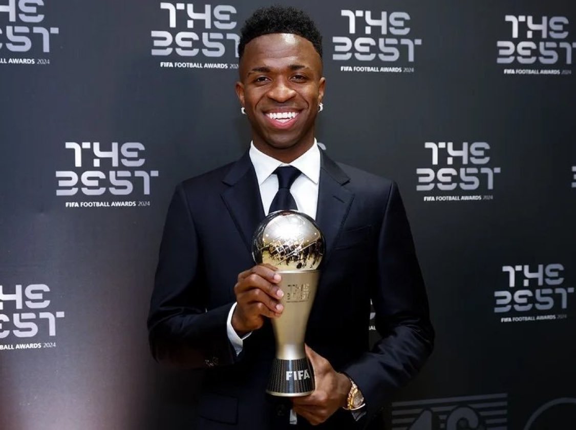 ‼️🔥 Así ha quedado la votación para el The Best:

Entrenadores:
🇪🇸 Rodri - 461 
🇧🇷 Vini - 438 

Jugadores:
🇧🇷 Vini - 617 
🇪🇸 Rodri - 373

Periodistas:
🇪🇸 Rodri- 543 
🇧🇷 Vini - 538 

Aficionados 
🇧🇷 Vini - 1,147,276
🇪🇸 Rodri - 264,835