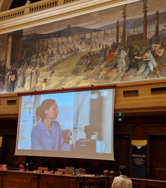 CIRI_Lyon's tweet image. Remise des médailles du CNRS en Rhône-Auvergne
Félicitations à Lucie Etienne, @lucievirevolte.bsky.social pour sa médaille de bronze pour ses travaux sur l'évolution fonctionnelle des interactions virus-hôte, et l'impact sur les transmissions inter-espèces !