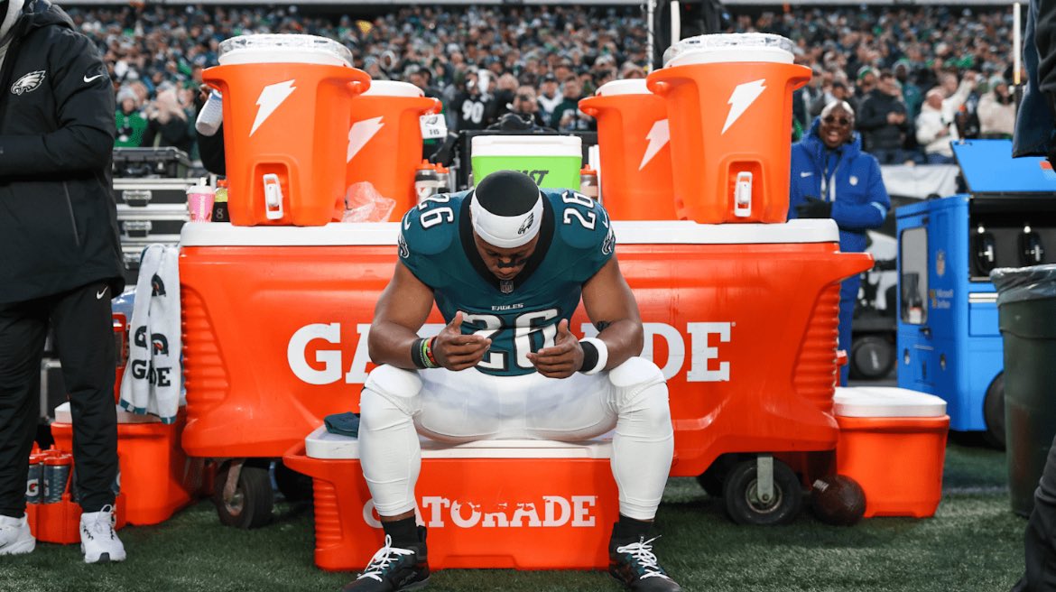 PhilaFanCentral's tweet image. It’s a perfectly great day to send this OFFENSE to the Pro Bowl 🦅

1 repost = 1 #ProBowlVote 

@JalenHurts 
@saquon 
@1kalwaysopen_ 
@DeVontaSmith_6 
@goedert33 
@jordan_mailata 
@Landon_2012 
@CameronJurgens 
@BigTicket73 
@LaneJohnson65