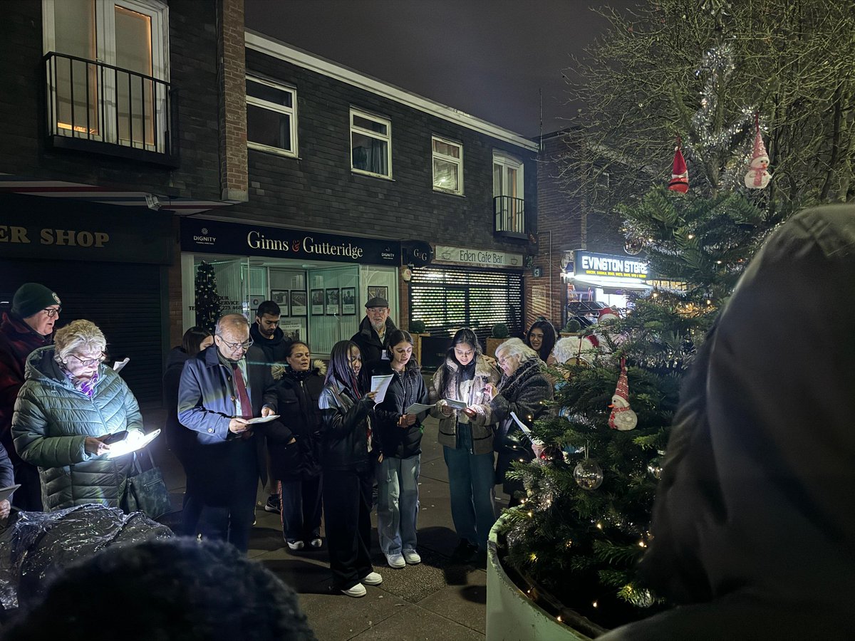 Zuffar_Haq's tweet photo. Great to help organise the Carol service in Evington thanks to Friends of Evington, Judgemeadow for there fantastic Carol service.@Judgemeadow @Evington_Echo https://t.co/sSxIcLErjH
