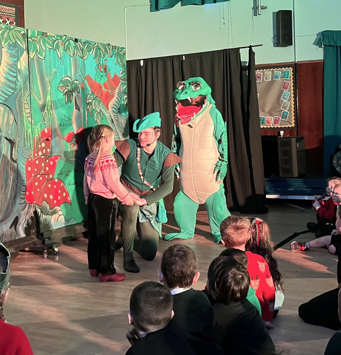 Miss Russell tweet media