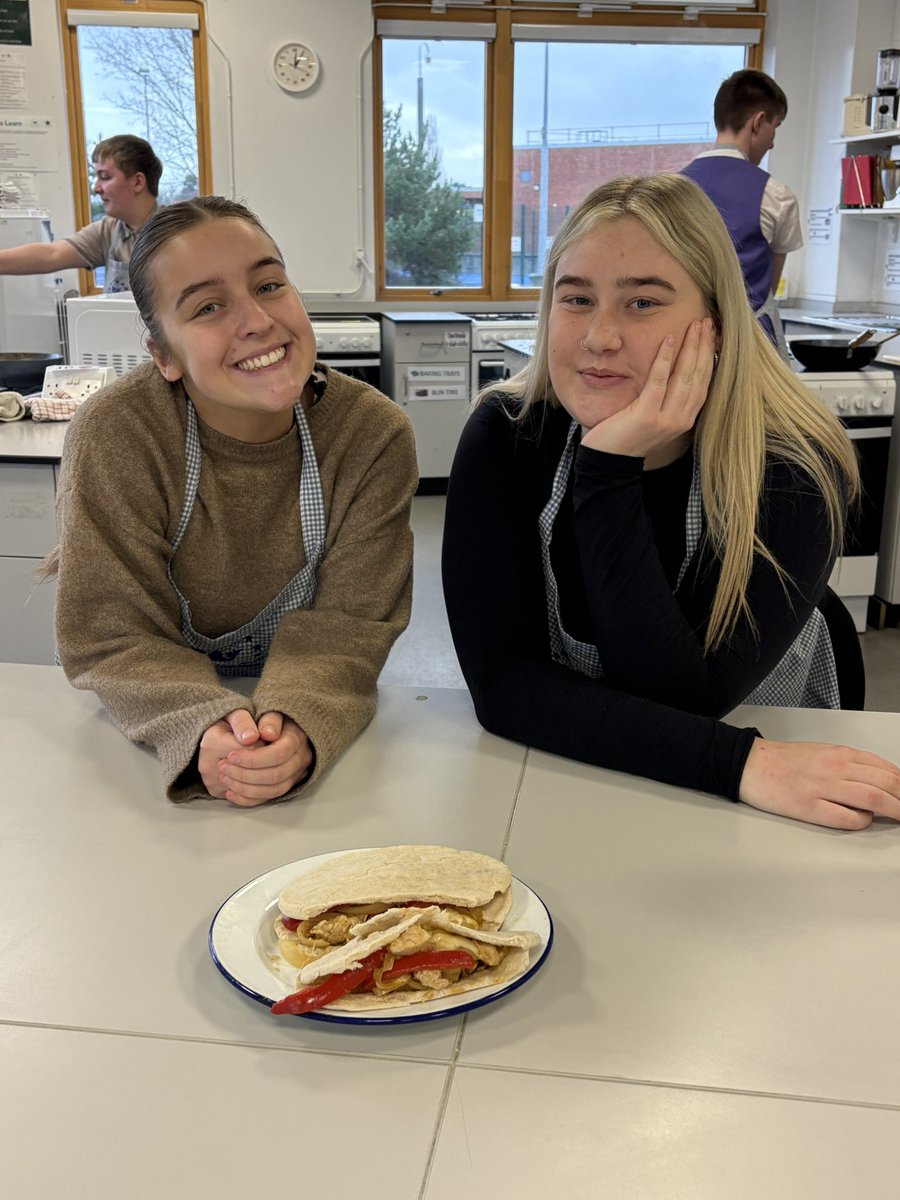 A fab day for Step Up Day today! The students took part in a budgeting workshop, and was set a challenge to create the best £5 budget meal, to prepare them for University Life. Well done to the winners! We finished the day learning about credit scores with Barcalys 👏🏼🙂