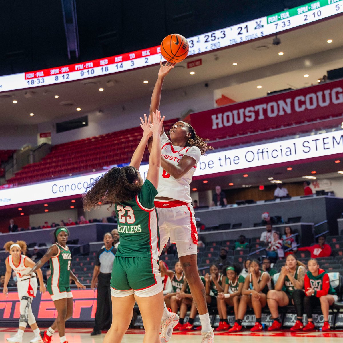 Back-to-back games with a double-double for Leilani Augmon!!! 

10 points and 10 rebounds!

#EverythingMatters x <a href="/askaboutleii/">LEILANI AUGMON</a>