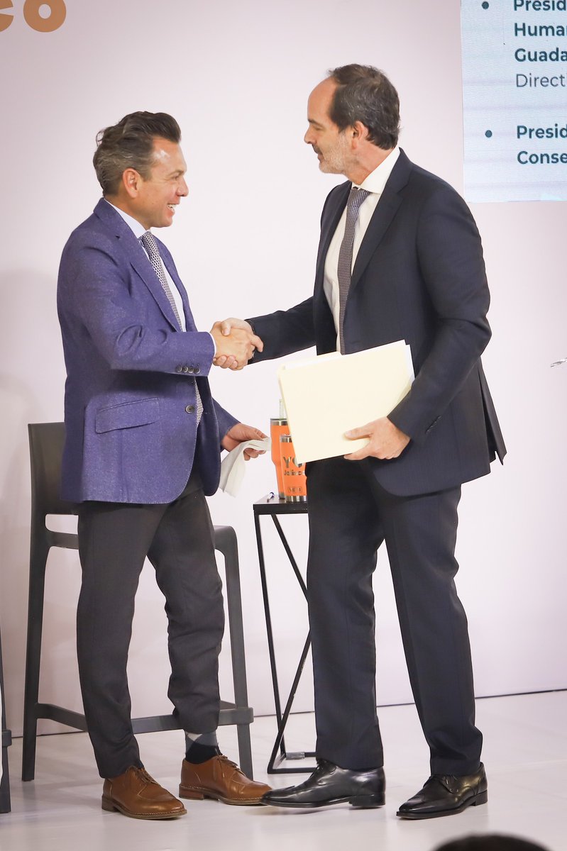 RBarbosaLaboral's tweet photo. Con gusto les comparto que el Gobernador electo, @PabloLemusN, me invitó a formar parte de su equipo de gabinete para la administración 2024-2030. Desde la Secretaría de Trabajo y Previsión Social de Jalisco pondremos todo nuestro esfuerzo para mantener el clima de paz laboral... https://t.co/3ITTHo7sqW