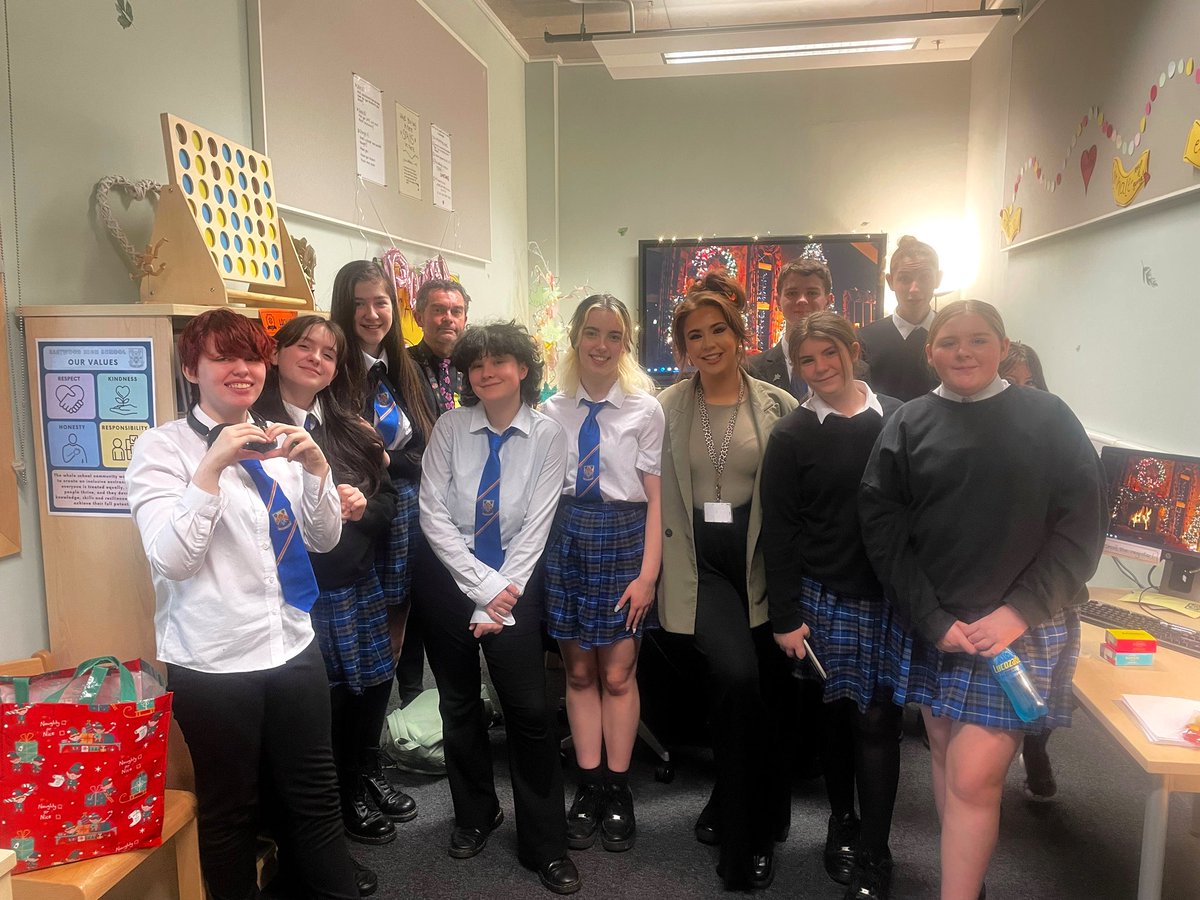 The last young carers lunch of the year! 
a true privilege to watch this amazing group grow and thrive 🎄✨ #youngcarers