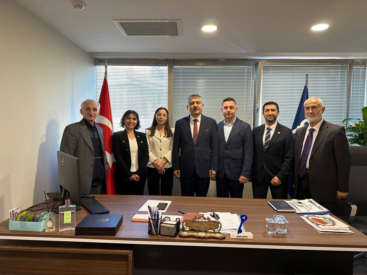 EmadDernegi's tweet image. EMADDER’in ANKARA ÇIKARMASI📣

HAYATİ ÇETİN  Anahtar Parti STK İşleri Başkanı 

🔴Kademeli emeklilik mücadelemiz kapsamında EMADDER olarak önemli isimlerle görüşmeye devam ediyoruz.

🔴Emad Derneği Yönetim Kurulu Üyelerimiz ve Ankara İl Temsilcilerimiz Anahtar Parti @anahtarparti