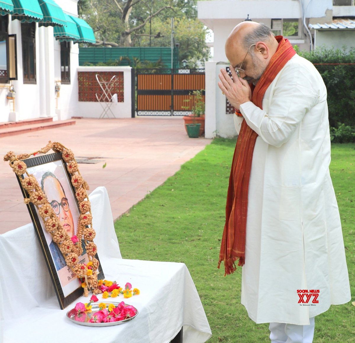 चुनाव जीतने के बाद चाहे कितना भी टर्टरा ले लेकिन याद रखना, चुनाव के समय अम्बेडकर के नाम की धूल चाटनी पड़ेगी

और गृह मंत्री अमित शाह जी सुन लें, बाबासाहेब अम्बेडकर देश के 30 करोड़+ दलितों के भगवान हैं।

सात जन्मों का स्वर्ग आपको मुबारक हो, हमारे भगवान सिर्फ बाबासाहेब अम्बेडकर है