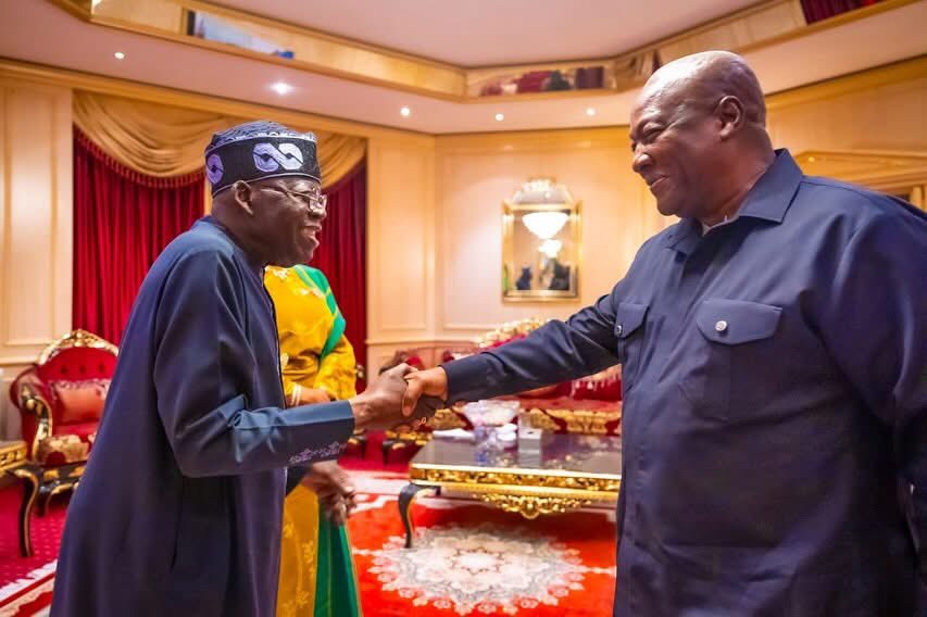 trendingnew360's tweet photo. The President-Elect of 🇬🇭 , John Dramani Mahama , on Monday, paid a courtesy visit to President Asiwaju Bola Ahmed TinubuTinubu of Nigeria 🇳🇬 at the Presidential Villa in Abuja.

#TrendingNews360
#ghana
#nigeria
#africa
#leadership
#trendingpost https://t.co/rVcIvJDJo8